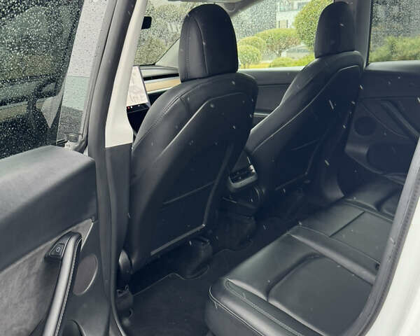 Білий Тесла Model Y, об'ємом двигуна 0 л та пробігом 39 тис. км за 25900 $, фото 13 на Automoto.ua