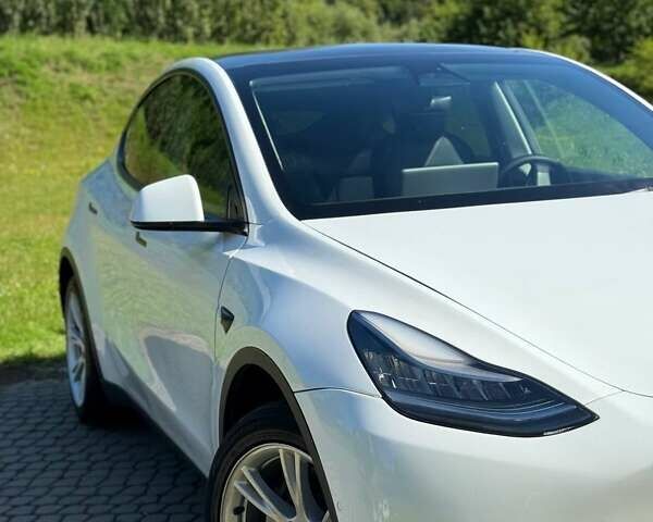 Белый Тесла Model Y, объемом двигателя 0 л и пробегом 38 тыс. км за 31000 $, фото 2 на Automoto.ua