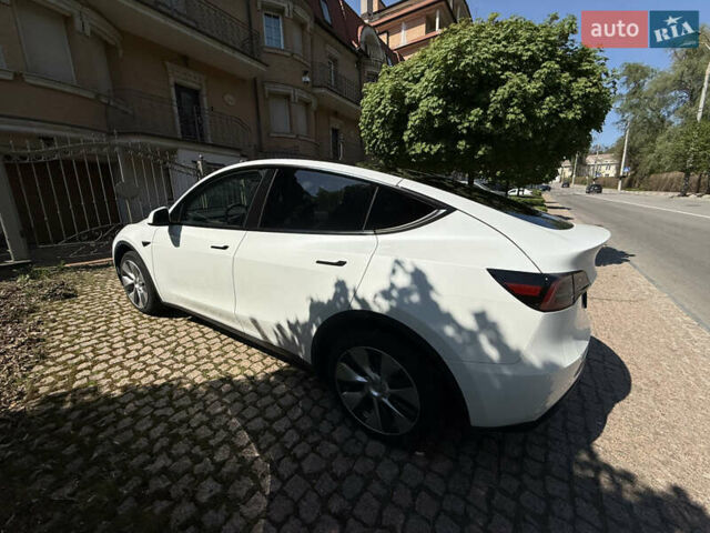 Белый Тесла Model Y, объемом двигателя 0 л и пробегом 72 тыс. км за 23999 $, фото 2 на Automoto.ua