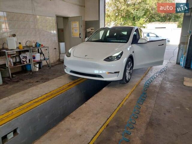 Белый Тесла Model Y, объемом двигателя 0 л и пробегом 75 тыс. км за 21950 $, фото 8 на Automoto.ua