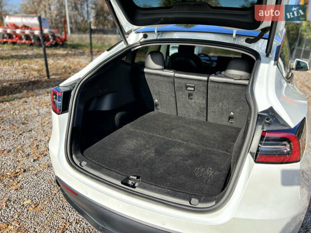 Тесла Model Y 2021 в Виннице на Automoto.ua Белый Тесла Model Y, объемом двигателя 0 л и пробегом 72 тыс. км за 23000 $, фото 19 на Automoto.ua