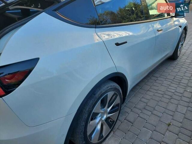 Белый Тесла Model Y, объемом двигателя 0 л и пробегом 75 тыс. км за 22499 $, фото 1 на Automoto.ua