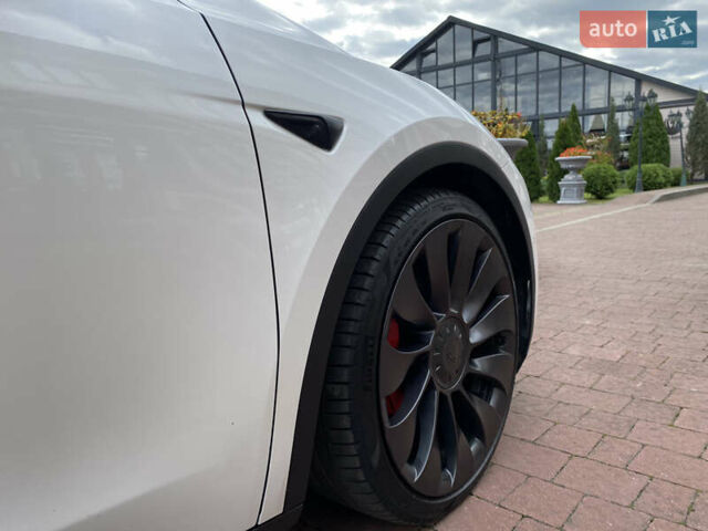 Белый Тесла Model Y, объемом двигателя 0 л и пробегом 130 тыс. км за 23000 $, фото 23 на Automoto.ua