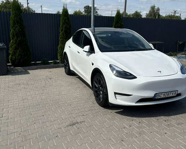 Белый Тесла Model Y, объемом двигателя 0 л и пробегом 65 тыс. км за 22800 $, фото 2 на Automoto.ua