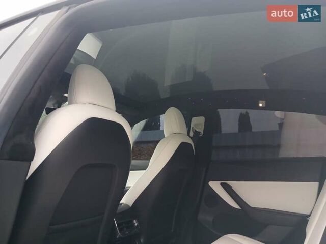 Белый Тесла Model Y, объемом двигателя 0 л и пробегом 195 тыс. км за 26000 $, фото 19 на Automoto.ua