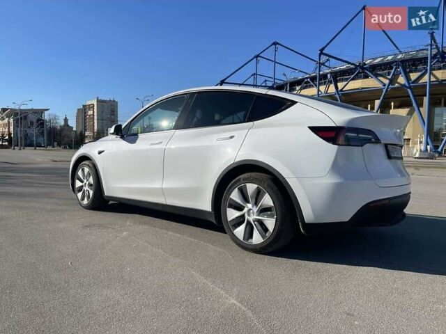 Белый Тесла Model Y, объемом двигателя 0 л и пробегом 81 тыс. км за 23999 $, фото 4 на Automoto.ua