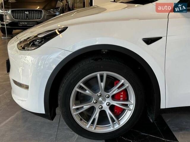 Белый Тесла Model Y, объемом двигателя 0 л и пробегом 1 тыс. км за 29500 $, фото 5 на Automoto.ua