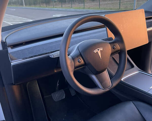 Белый Тесла Model Y, объемом двигателя 0 л и пробегом 76 тыс. км за 23400 $, фото 27 на Automoto.ua