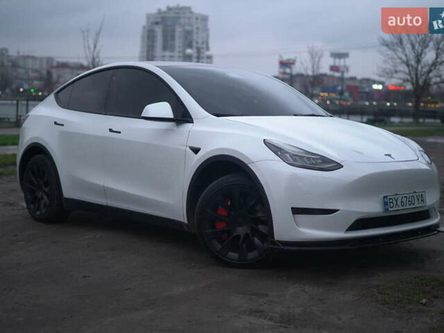Білий Тесла Model Y, об'ємом двигуна 0 л та пробігом 66 тис. км за 23500 $, фото 40 на Automoto.ua