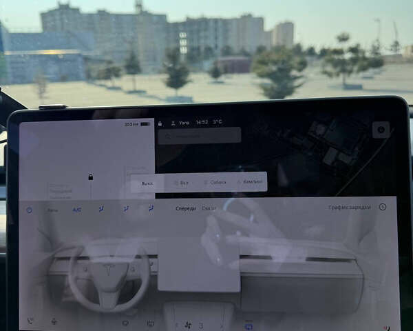 Белый Тесла Model Y, объемом двигателя 0 л и пробегом 65 тыс. км за 27500 $, фото 47 на Automoto.ua