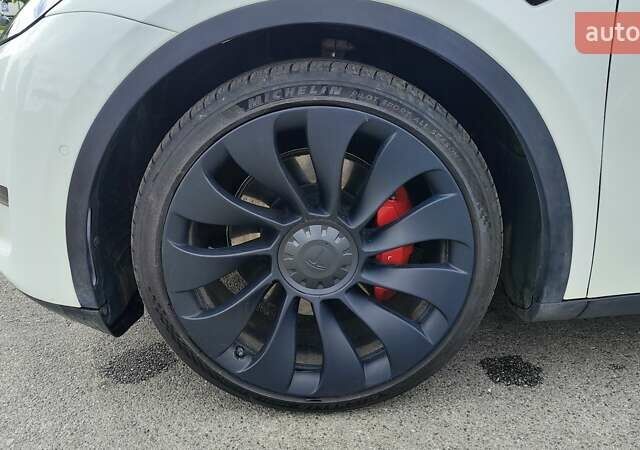 Белый Тесла Model Y, объемом двигателя 0 л и пробегом 91 тыс. км за 26900 $, фото 18 на Automoto.ua