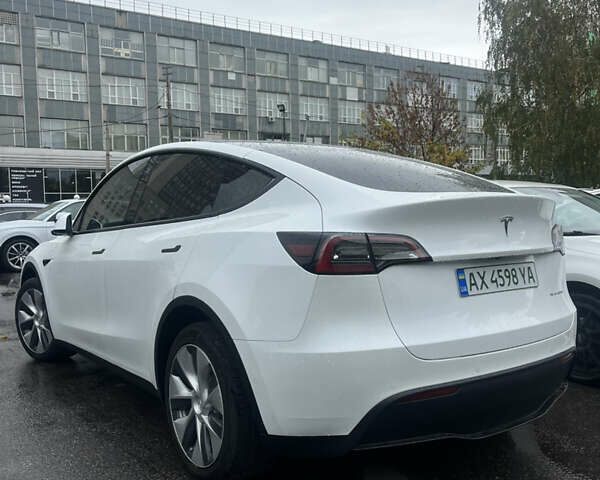 Белый Тесла Model Y, объемом двигателя 0 л и пробегом 28 тыс. км за 26500 $, фото 3 на Automoto.ua