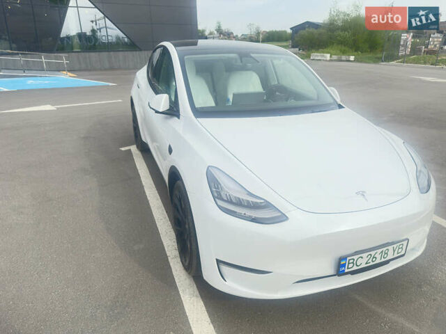 Белый Тесла Model Y, объемом двигателя 0 л и пробегом 47 тыс. км за 34200 $, фото 2 на Automoto.ua