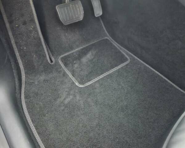 Тесла Model Y 2021 в Ровно на Automoto.ua Белый Тесла Model Y, объемом двигателя 0 л и пробегом 133 тыс. км за 22000 $, фото 13 на Automoto.ua