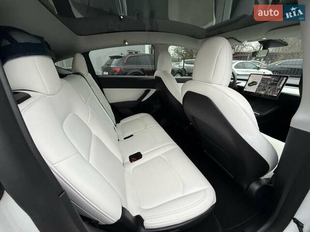 Белый Тесла Model Y, объемом двигателя 0 л и пробегом 80 тыс. км за 25500 $, фото 30 на Automoto.ua