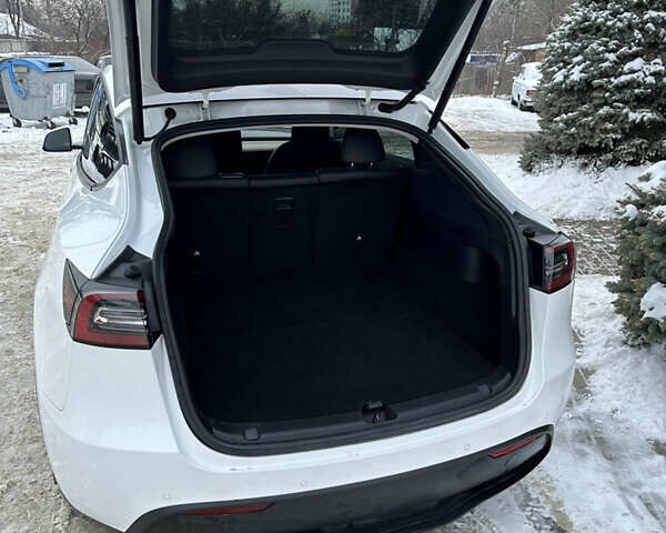 Белый Тесла Model Y, объемом двигателя 0 л и пробегом 85 тыс. км за 39800 $, фото 7 на Automoto.ua