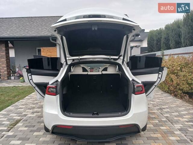 Белый Тесла Model Y, объемом двигателя 0 л и пробегом 195 тыс. км за 26000 $, фото 29 на Automoto.ua