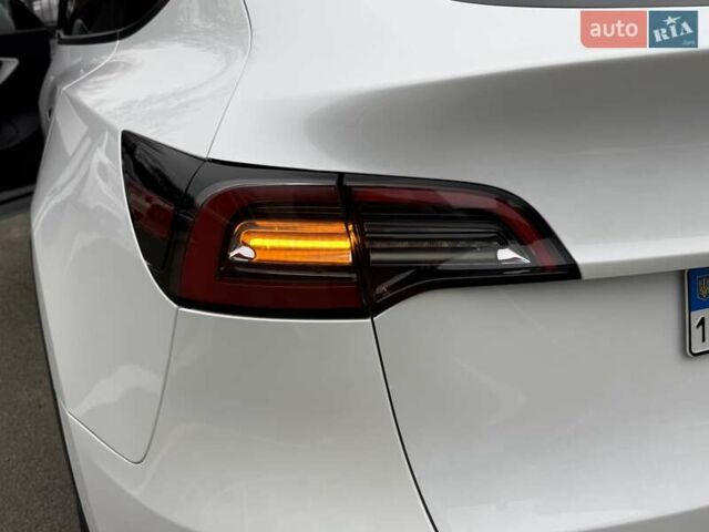 Белый Тесла Model Y, объемом двигателя 0 л и пробегом 80 тыс. км за 25500 $, фото 11 на Automoto.ua