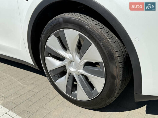 Белый Тесла Model Y, объемом двигателя 0 л и пробегом 110 тыс. км за 27750 $, фото 39 на Automoto.ua