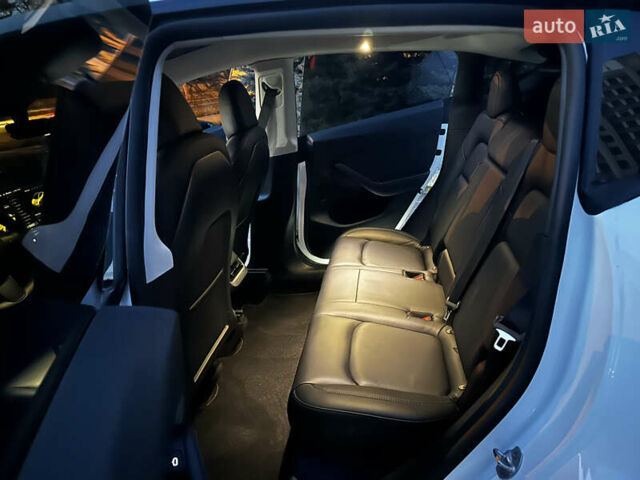 Белый Тесла Model Y, объемом двигателя 0 л и пробегом 55 тыс. км за 25450 $, фото 60 на Automoto.ua