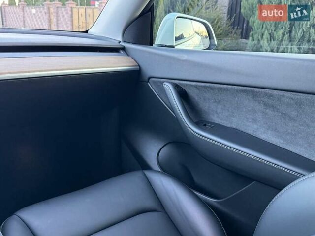 Белый Тесла Model Y, объемом двигателя 0 л и пробегом 38 тыс. км за 24100 $, фото 35 на Automoto.ua