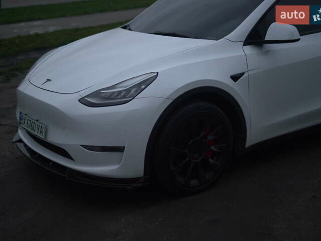 Білий Тесла Model Y, об'ємом двигуна 0 л та пробігом 66 тис. км за 23500 $, фото 31 на Automoto.ua