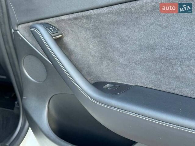 Белый Тесла Model Y, объемом двигателя 0 л и пробегом 38 тыс. км за 24100 $, фото 39 на Automoto.ua