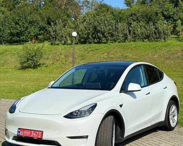 Белый Тесла Model Y, объемом двигателя 0 л и пробегом 38 тыс. км за 31000 $, фото 1 на Automoto.ua