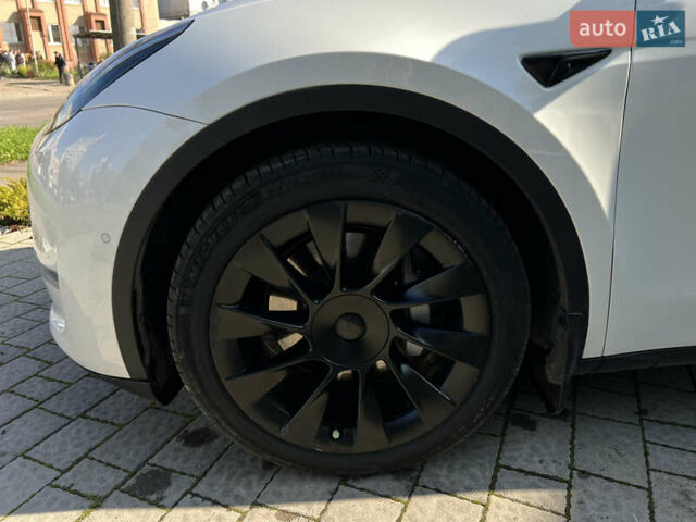 Белый Тесла Model Y, объемом двигателя 0 л и пробегом 88 тыс. км за 25700 $, фото 10 на Automoto.ua