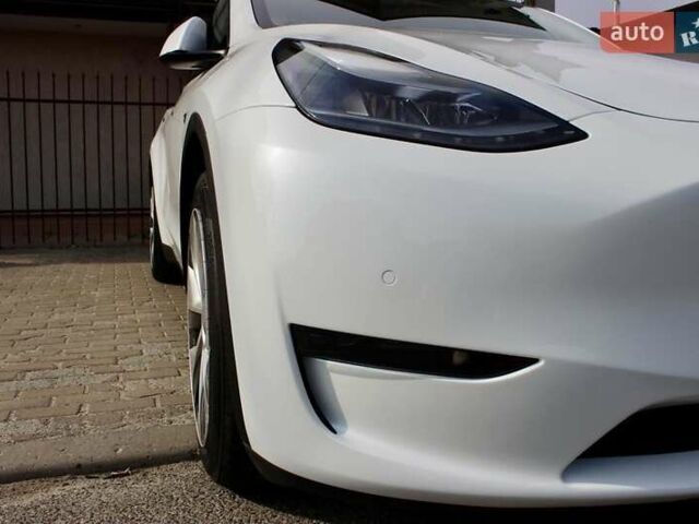 Белый Тесла Model Y, объемом двигателя 0 л и пробегом 67 тыс. км за 27000 $, фото 8 на Automoto.ua