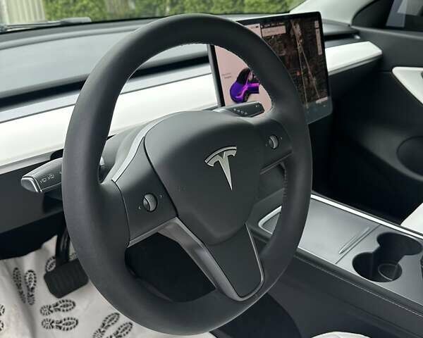 Белый Тесла Model Y, объемом двигателя 0 л и пробегом 39 тыс. км за 33500 $, фото 1 на Automoto.ua