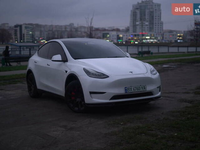 Білий Тесла Model Y, об'ємом двигуна 0 л та пробігом 66 тис. км за 23500 $, фото 38 на Automoto.ua