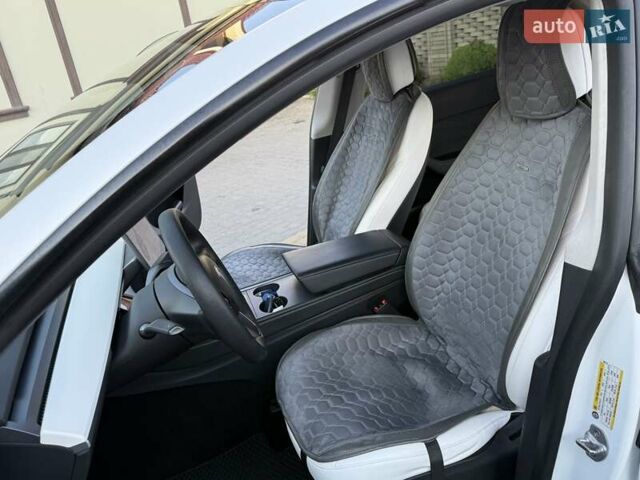 Білий Тесла Model Y, об'ємом двигуна 0 л та пробігом 78 тис. км за 26800 $, фото 16 на Automoto.ua