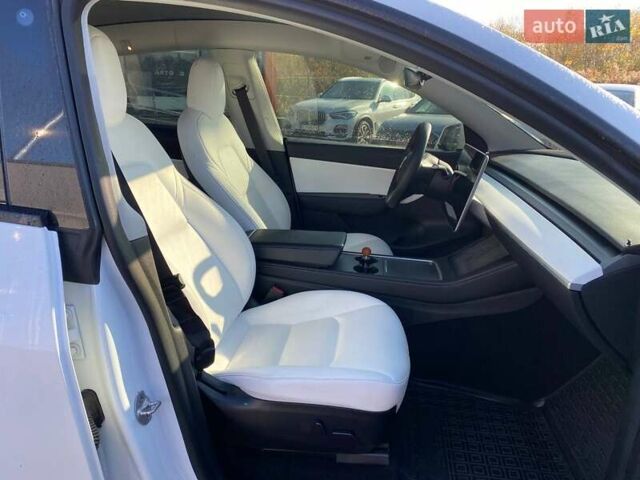 Білий Тесла Model Y, об'ємом двигуна 0 л та пробігом 54 тис. км за 21900 $, фото 21 на Automoto.ua