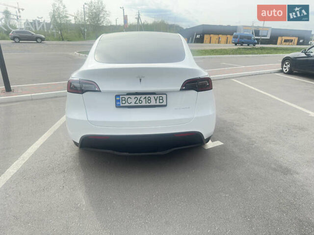 Белый Тесла Model Y, объемом двигателя 0 л и пробегом 47 тыс. км за 34200 $, фото 5 на Automoto.ua