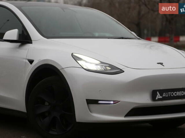 Белый Тесла Model Y, объемом двигателя 0 л и пробегом 121 тыс. км за 21900 $, фото 3 на Automoto.ua