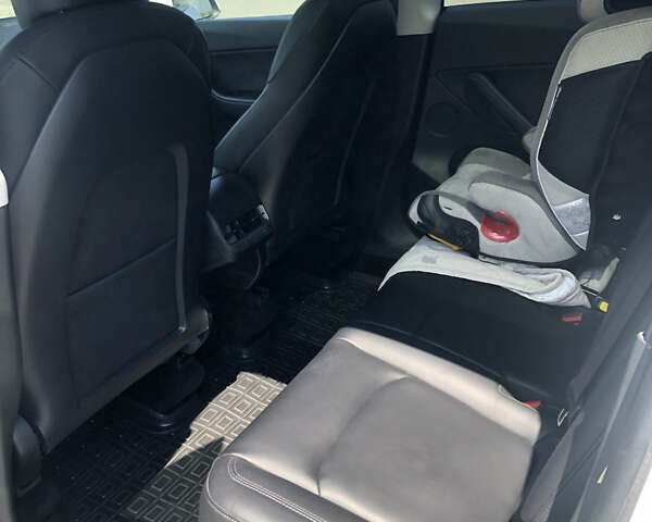 Белый Тесла Model Y, объемом двигателя 0 л и пробегом 55 тыс. км за 24500 $, фото 9 на Automoto.ua