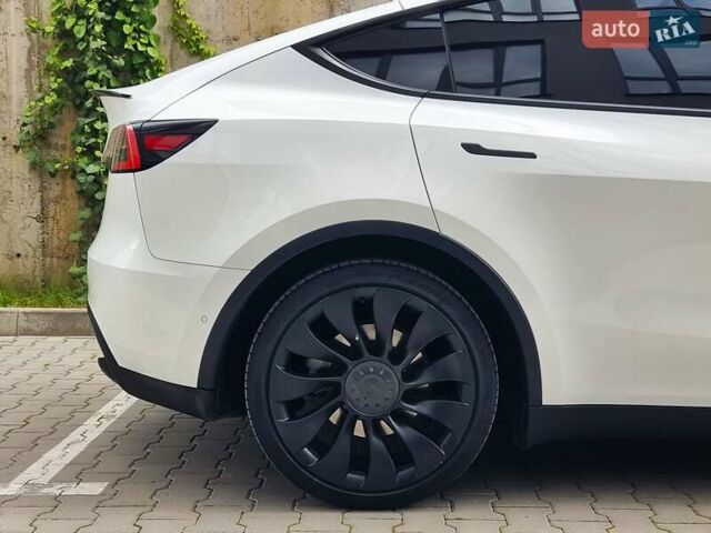 Белый Тесла Model Y, объемом двигателя 0 л и пробегом 98 тыс. км за 26499 $, фото 10 на Automoto.ua