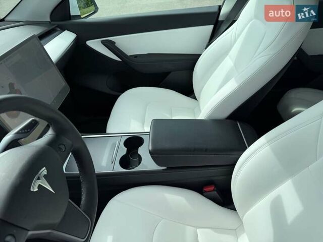 Белый Тесла Model Y, объемом двигателя 0 л и пробегом 91 тыс. км за 26900 $, фото 21 на Automoto.ua