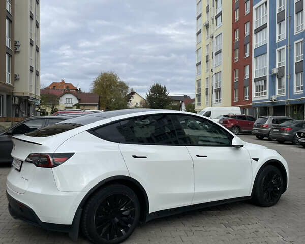 Белый Тесла Model Y, объемом двигателя 0 л и пробегом 65 тыс. км за 22999 $, фото 6 на Automoto.ua