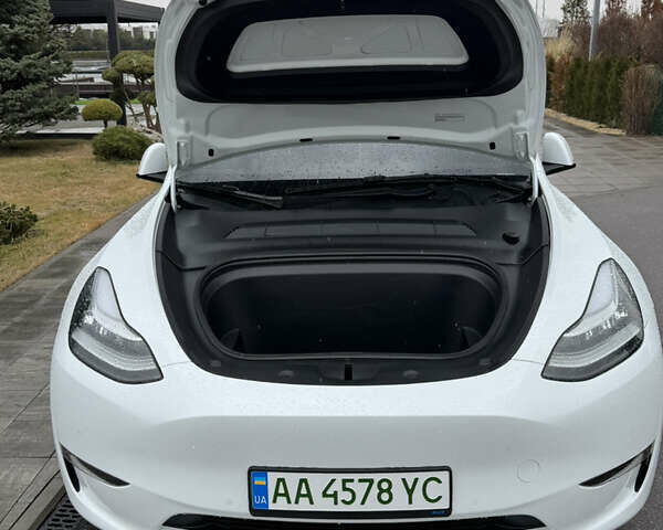 Білий Тесла Model Y, об'ємом двигуна 0 л та пробігом 39 тис. км за 25900 $, фото 8 на Automoto.ua