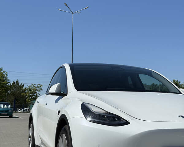 Белый Тесла Model Y, объемом двигателя 0 л и пробегом 110 тыс. км за 27750 $, фото 16 на Automoto.ua