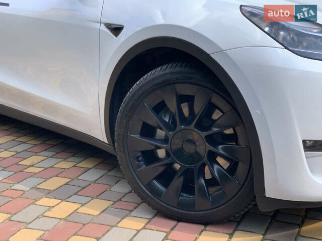 Белый Тесла Model Y, объемом двигателя 0 л и пробегом 52 тыс. км за 21900 $, фото 2 на Automoto.ua