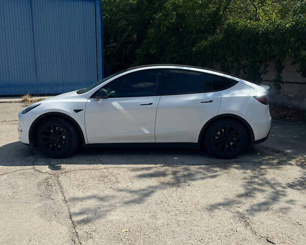 Тесла Model Y 2021 в Запорожье на Automoto.ua Белый Тесла Model Y, объемом двигателя 0 л и пробегом 84 тыс. км за 22000 $, фото 4 на Automoto.ua