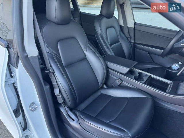 Белый Тесла Model Y, объемом двигателя 0 л и пробегом 71 тыс. км за 20999 $, фото 14 на Automoto.ua