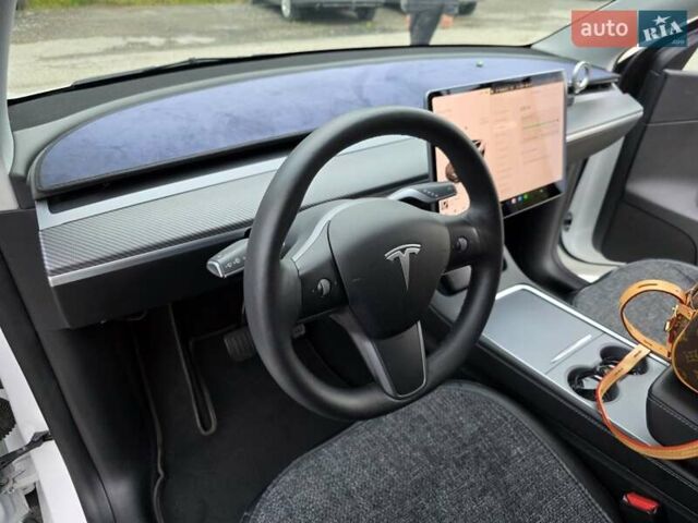 Білий Тесла Model Y, об'ємом двигуна 0 л та пробігом 44 тис. км за 26000 $, фото 3 на Automoto.ua