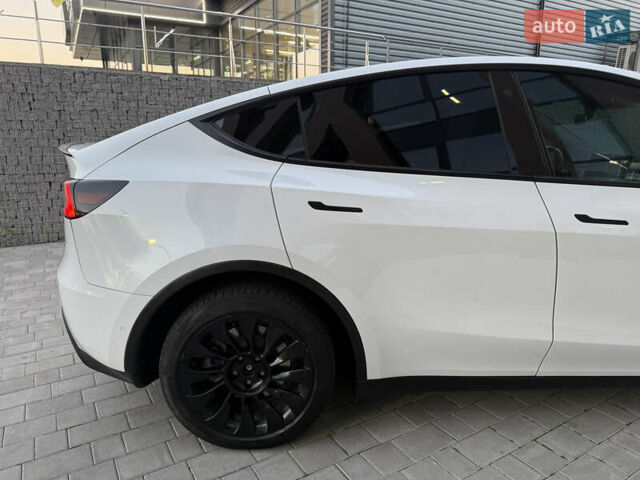 Білий Тесла Model Y, об'ємом двигуна 0 л та пробігом 166 тис. км за 21300 $, фото 6 на Automoto.ua