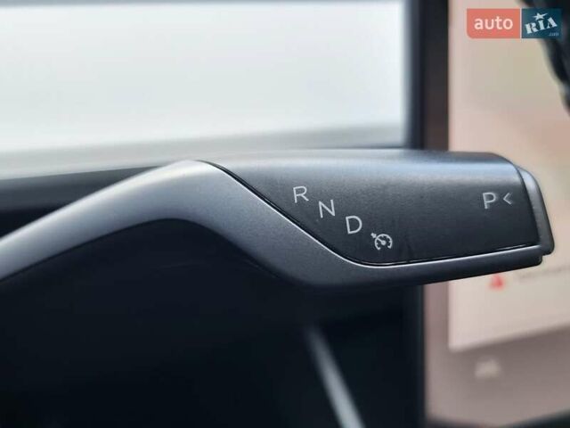 Белый Тесла Model Y, объемом двигателя 0 л и пробегом 98 тыс. км за 26499 $, фото 29 на Automoto.ua