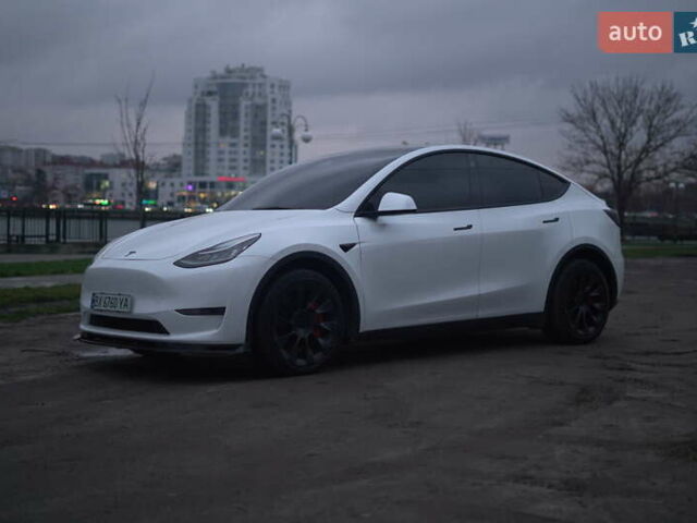 Білий Тесла Model Y, об'ємом двигуна 0 л та пробігом 66 тис. км за 23500 $, фото 21 на Automoto.ua