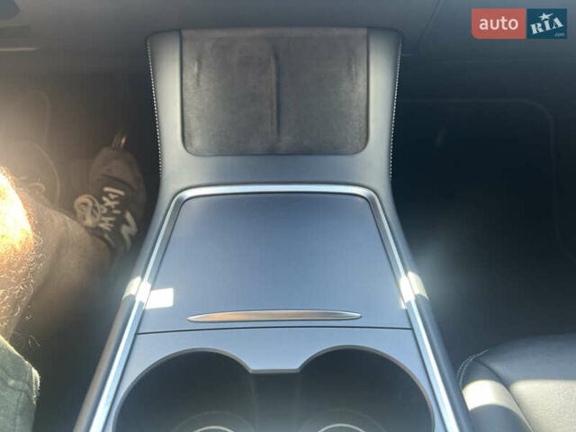 Белый Тесла Model Y, объемом двигателя 0 л и пробегом 63 тыс. км за 25500 $, фото 29 на Automoto.ua